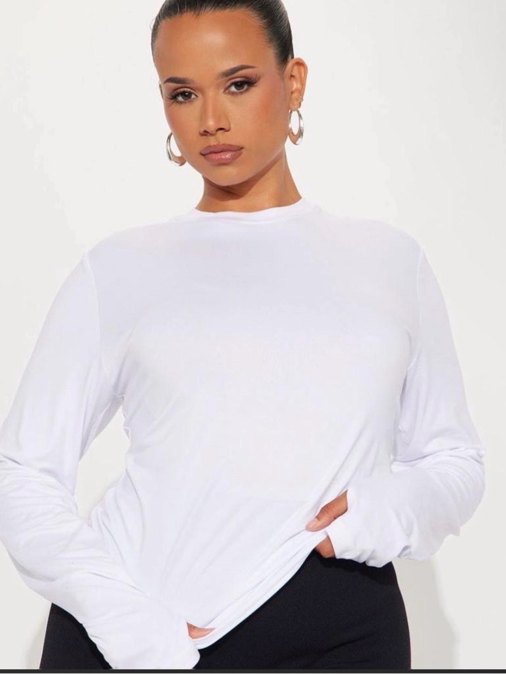 Fashion Nova White Long-Sleeve Crewneck Tee